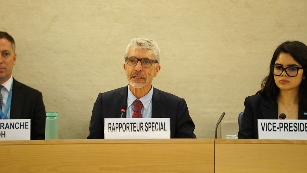 Le nouvel Expert indépendant sur l’orientation sexuelle et l’identité de genre l’ONU, Graeme Reid, dénonce la prolifération de lois contre les personnes LGBTdevant le Conseil des droits de l’homme.